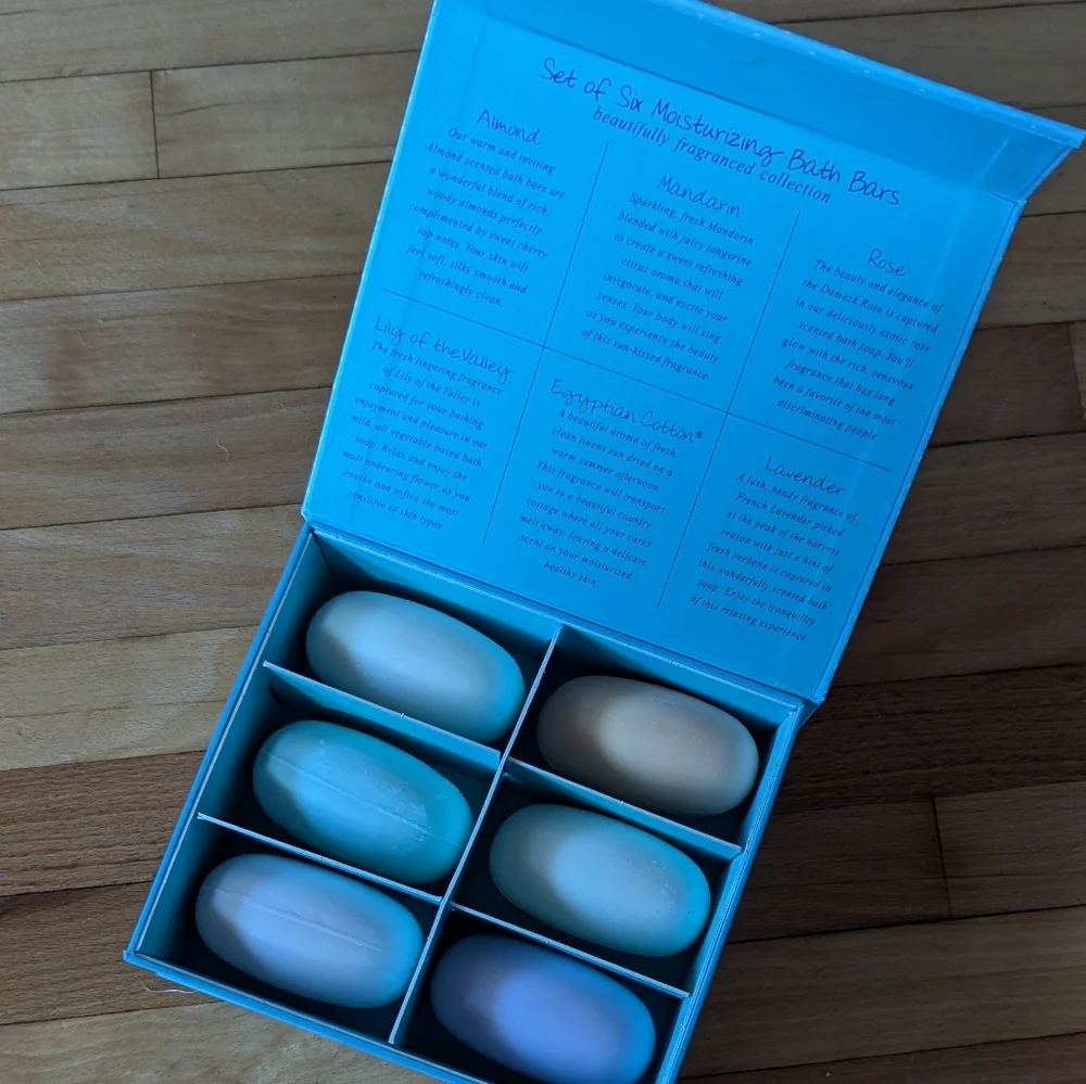 🆕  Egg moisturizing bath bar set shaped like eggs